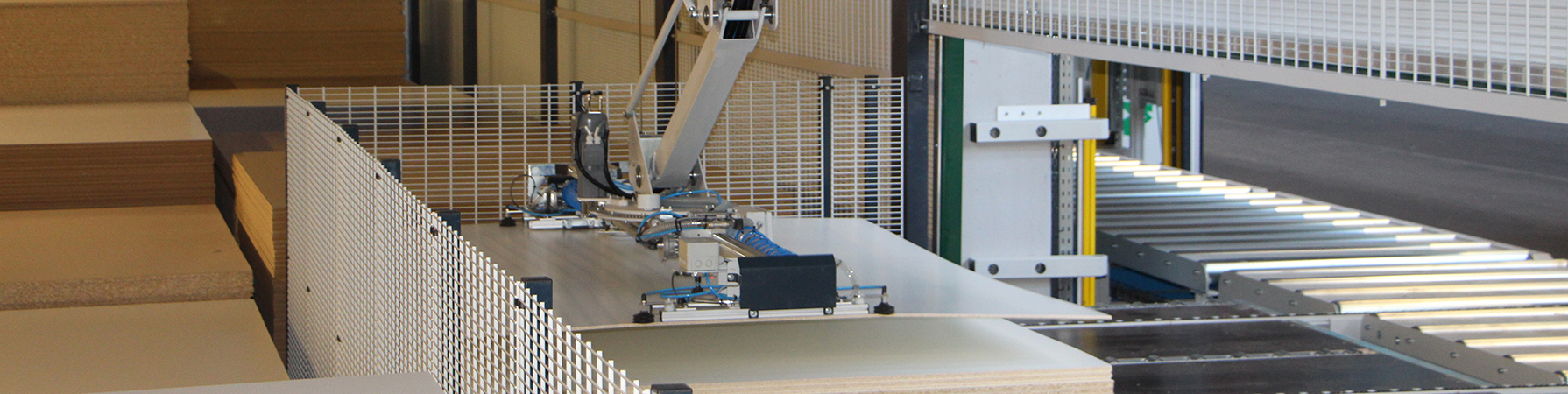 Holzlogistikzentrum St. Florian am Inn Vollautomatisches Flächenlager im Holzlogistikzentrum für das Plattensortiment
